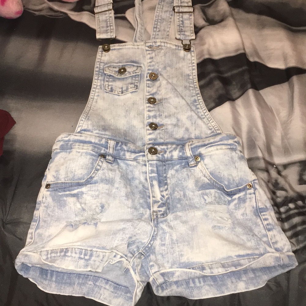 Short overalls